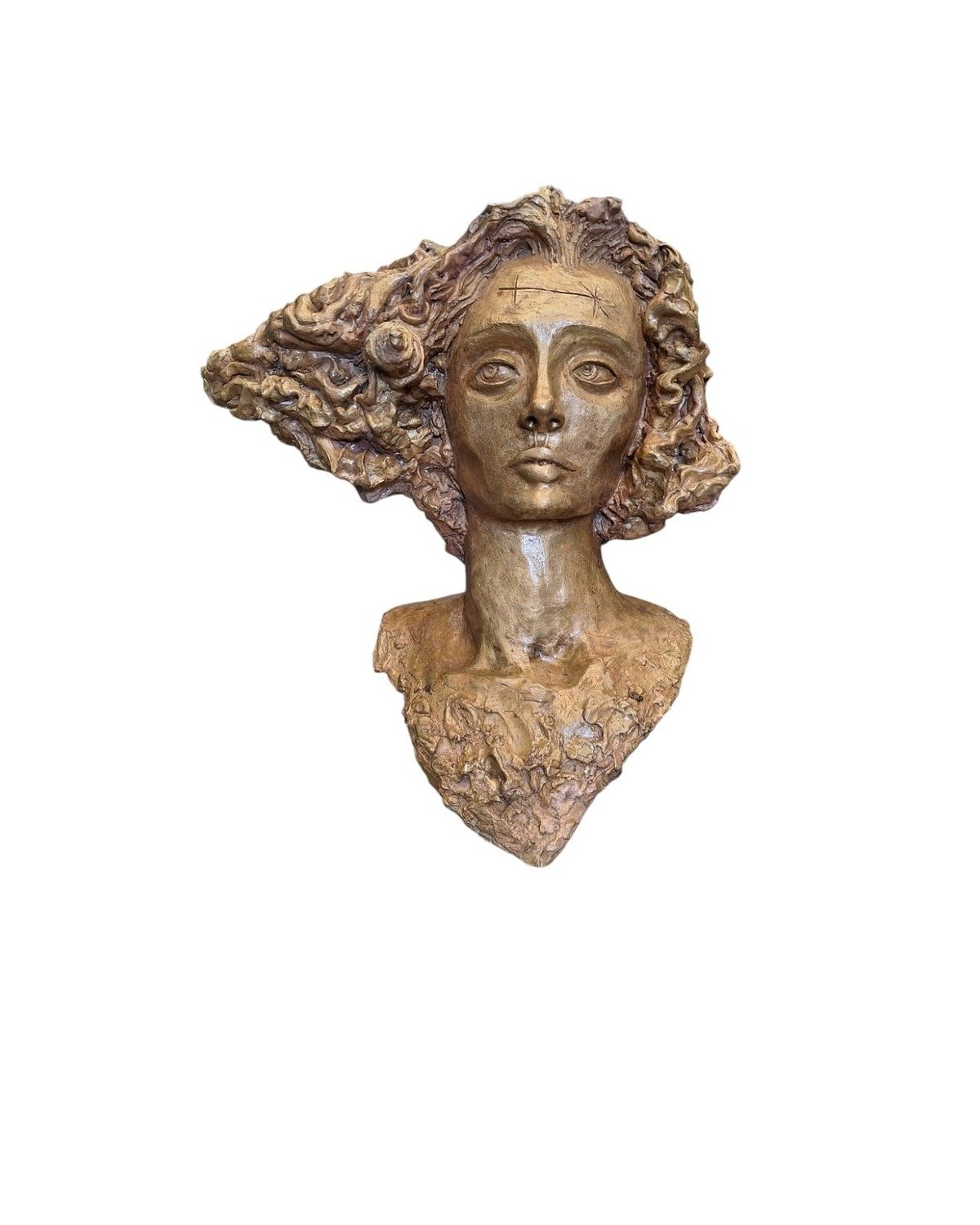 Soñadora de Dan Trullén, bronce, vista frontal sobre fondo blanco